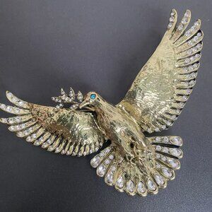 Heidi Daus Dreaming of Peace Dove Pin